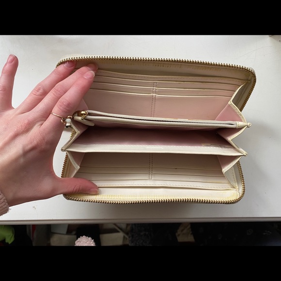 Coach Wallet - Picture 4 of 4